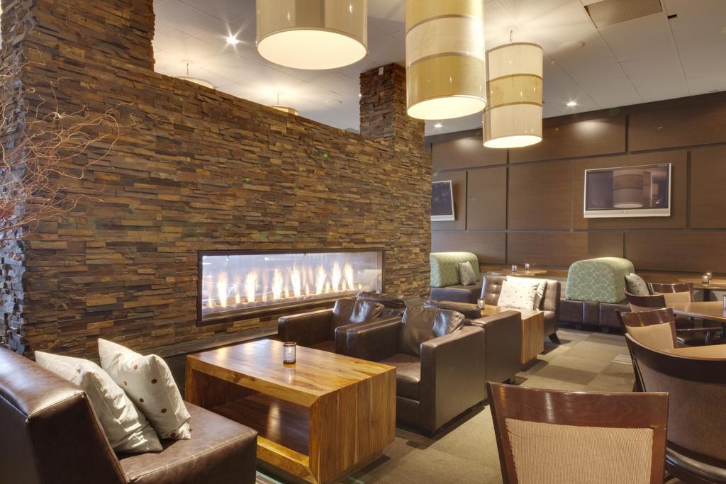 Coast Kamloops Hotel & Conference Centre Eksteriør billede