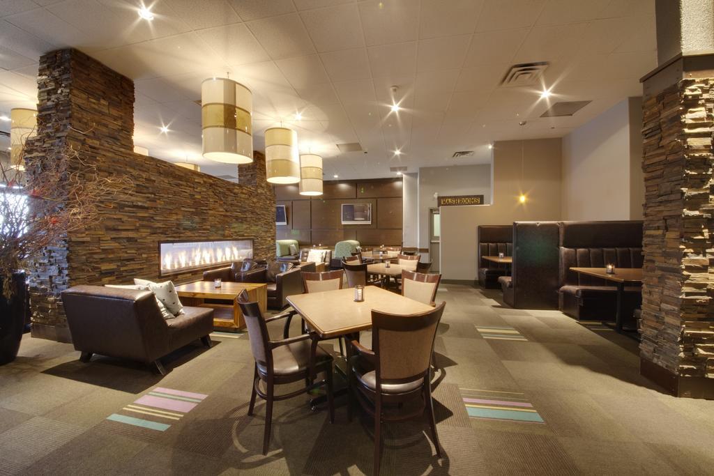 Coast Kamloops Hotel & Conference Centre Eksteriør billede